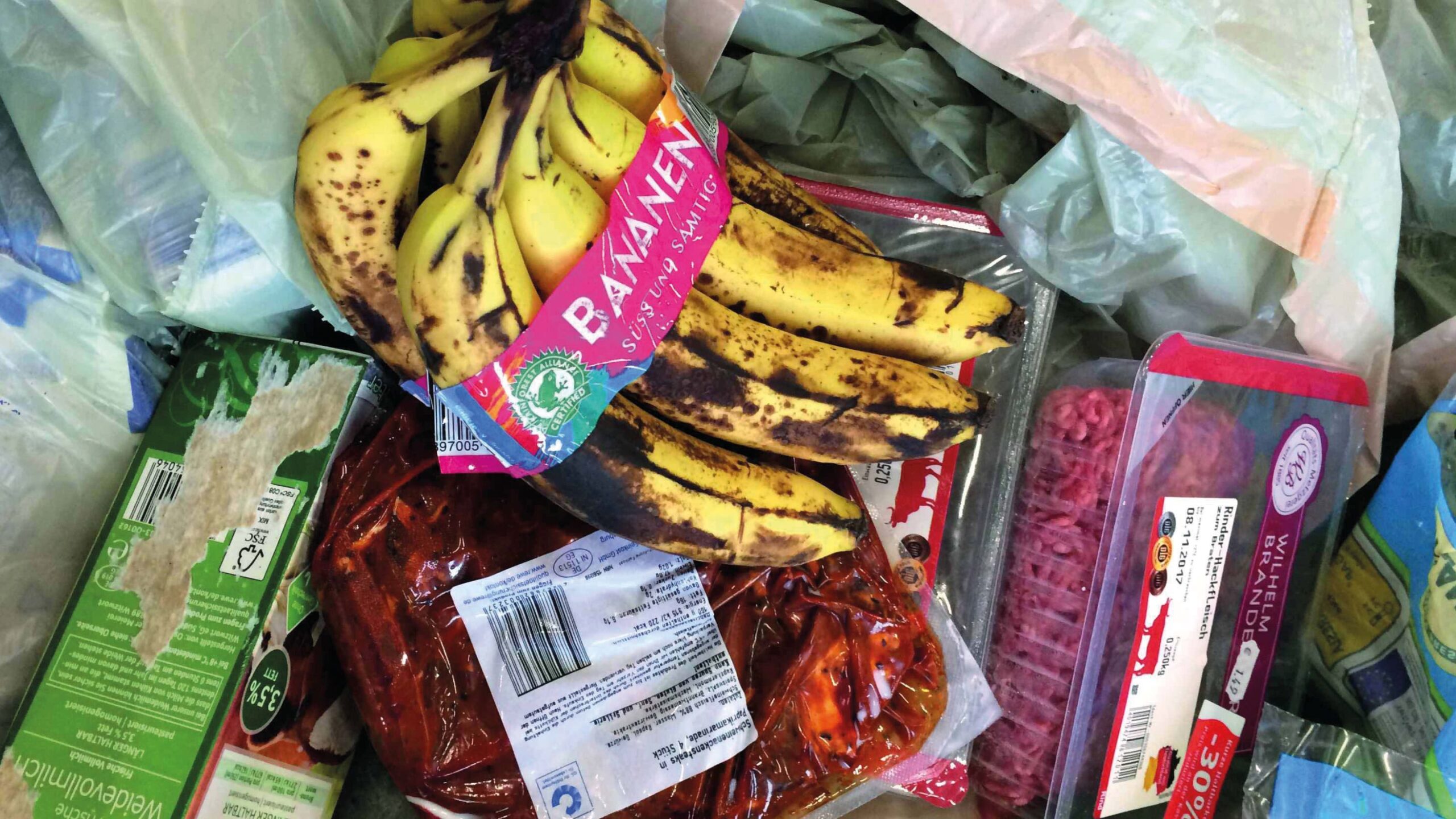 Typical-food-waste-for-depackaging-machine-DRM-2880x1620-1
